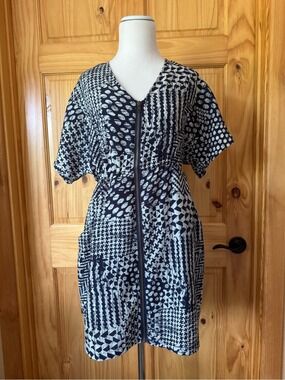 Tramp abstract print cut-out tie back zip front dress size small